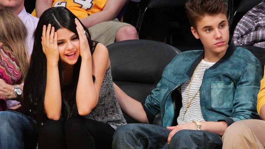 is justin bieber dating selena gomez yes or no